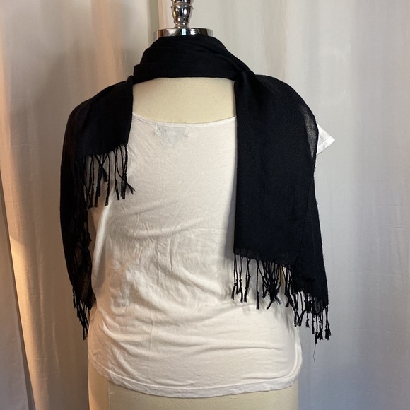 Forever 21 Top & Black Fringe Scarf - Picture 4 of 5